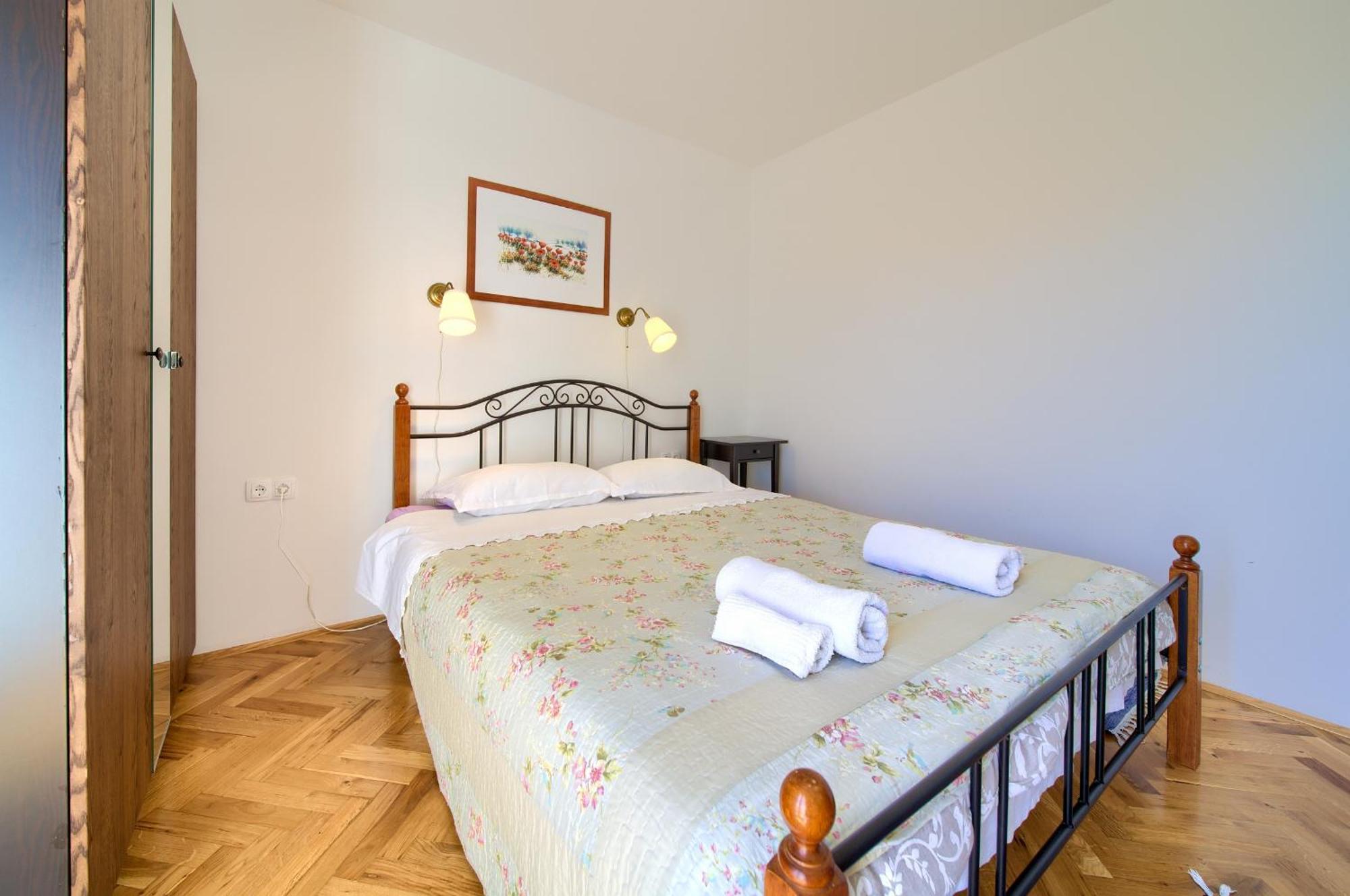 Apartments Rose Крк Екстер'єр фото