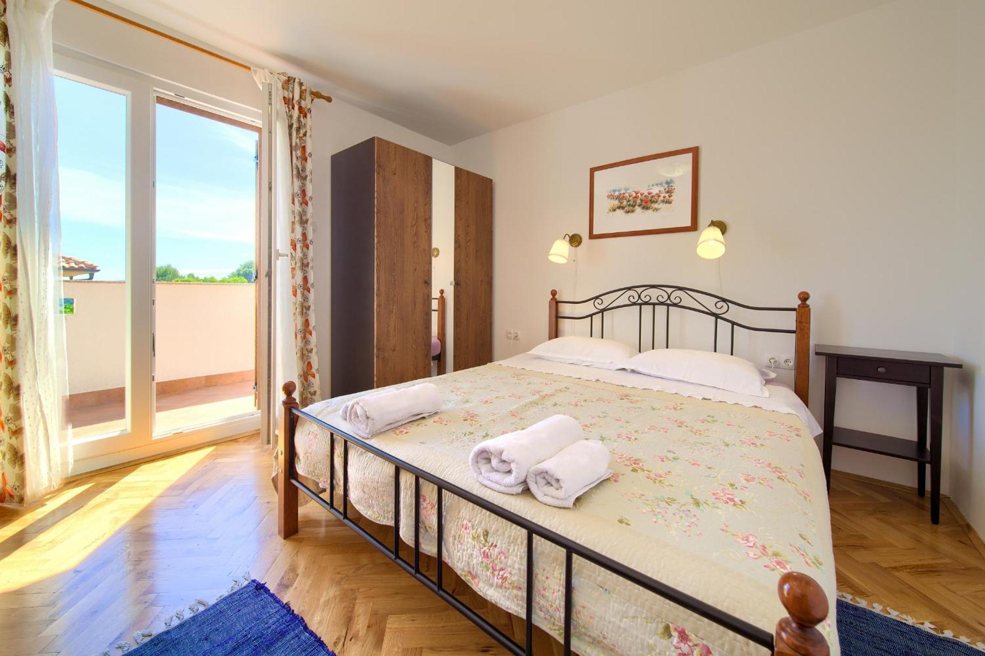 Apartments Rose Крк Екстер'єр фото